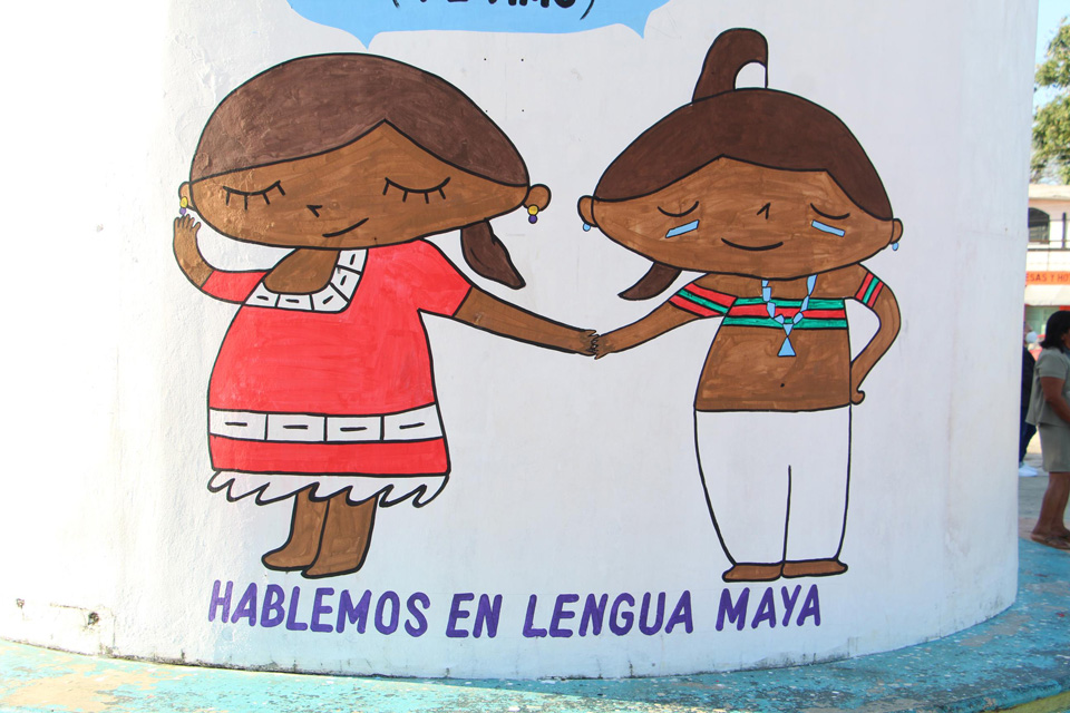 Plasman en José M. Morelos pintura alusiva al Día Internacional de la Lengua Materna