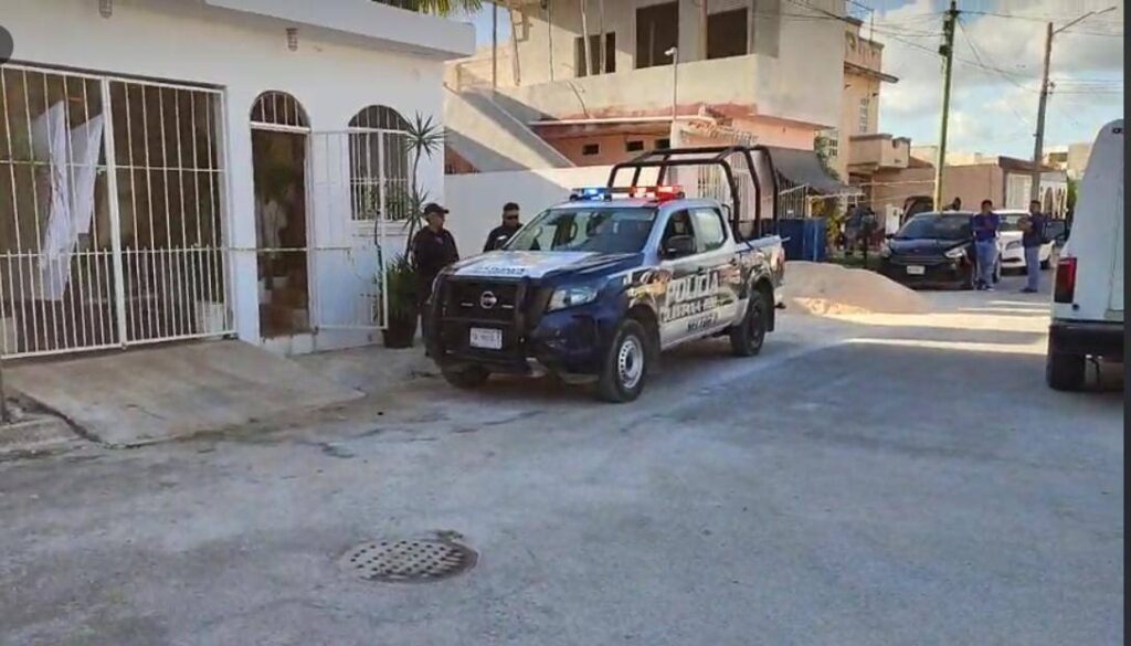 Encuentran el cuerpo maniatado de un hombre en la región 248 de Cancún