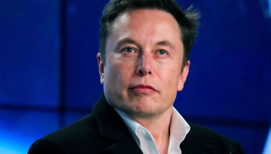 Elon Musk despide a empleado de Twitter que lo corrigió en público
