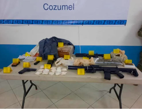 Aseguran diversas dosis de drogas tras dos cateos en Cozumel