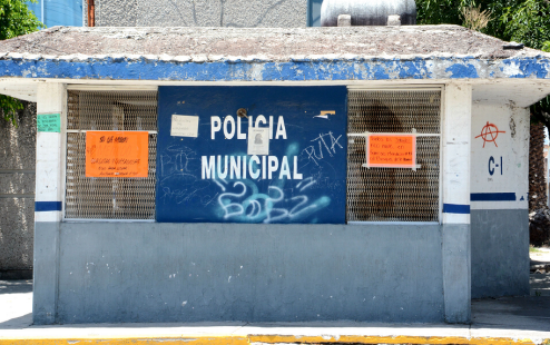 Secretaría de Seguridad Pública, con casetas abandonadas y menos policías