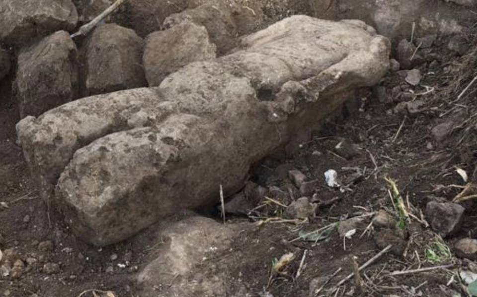 Escultura dual de piedra caliza, es la primera en su tipo hallada en Oxkintok