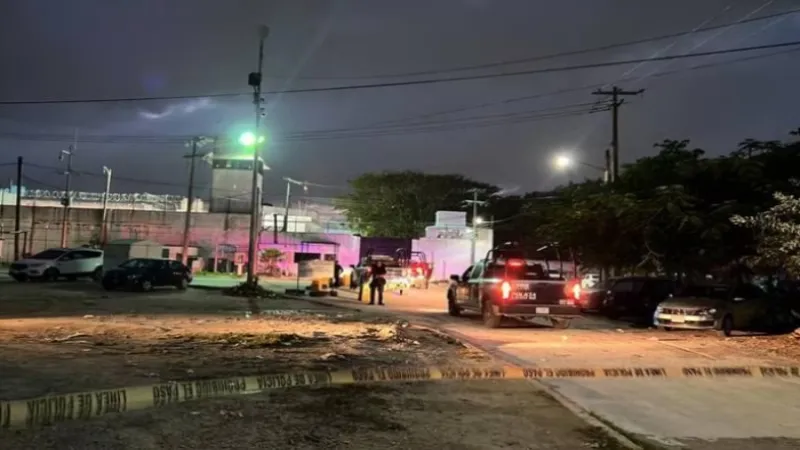 Atacan a balazos a periodista Rubén Darío en Cancún; logró salir ileso