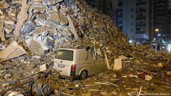 Sufre Turquía de fuerte terremoto; así es como se vivió