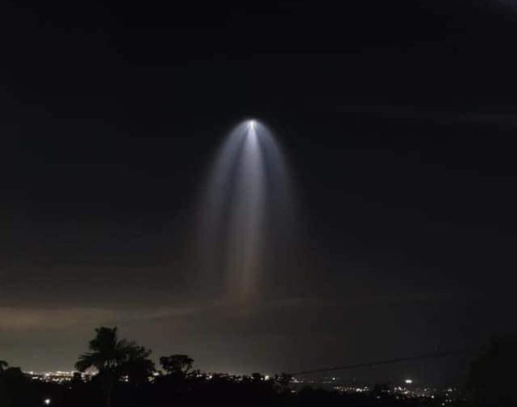 Lanzamiento de Cohete Falcon 9 de SpaceX, así se vio Cancún (FOTOS)