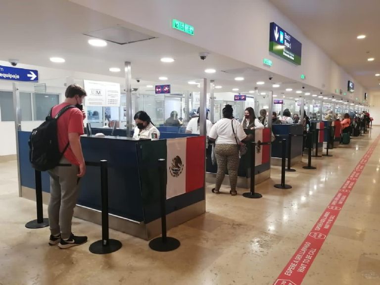 Migración rechaza entrada a Cancún al menos a 40 mil turistas
