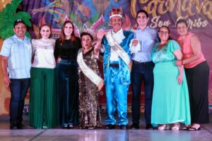 Coronan a Reyes del Adulto Mayor del Carnaval "Soy Caribe" 2023 de Isla Mujeres