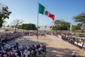 Conmemoran 202 Aniversario de la Bandera Nacional en Quintana Roo