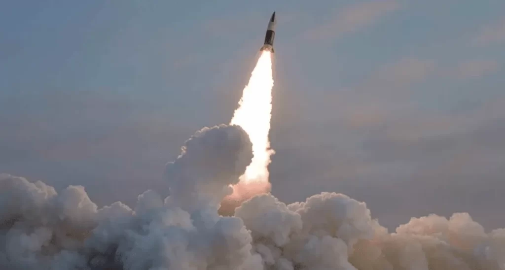 ¡Nuevamente! Lanza Corea del Norte misiles balísticos hacia el mar de Japón