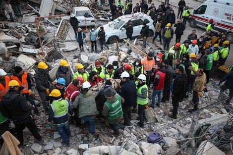 Cifra de muertos por terremoto en Turquía y Siria asciende a más de 47 mil
