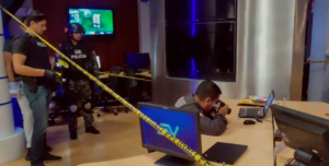Reportan atentados contra periodistas de Ecuador con explosivos