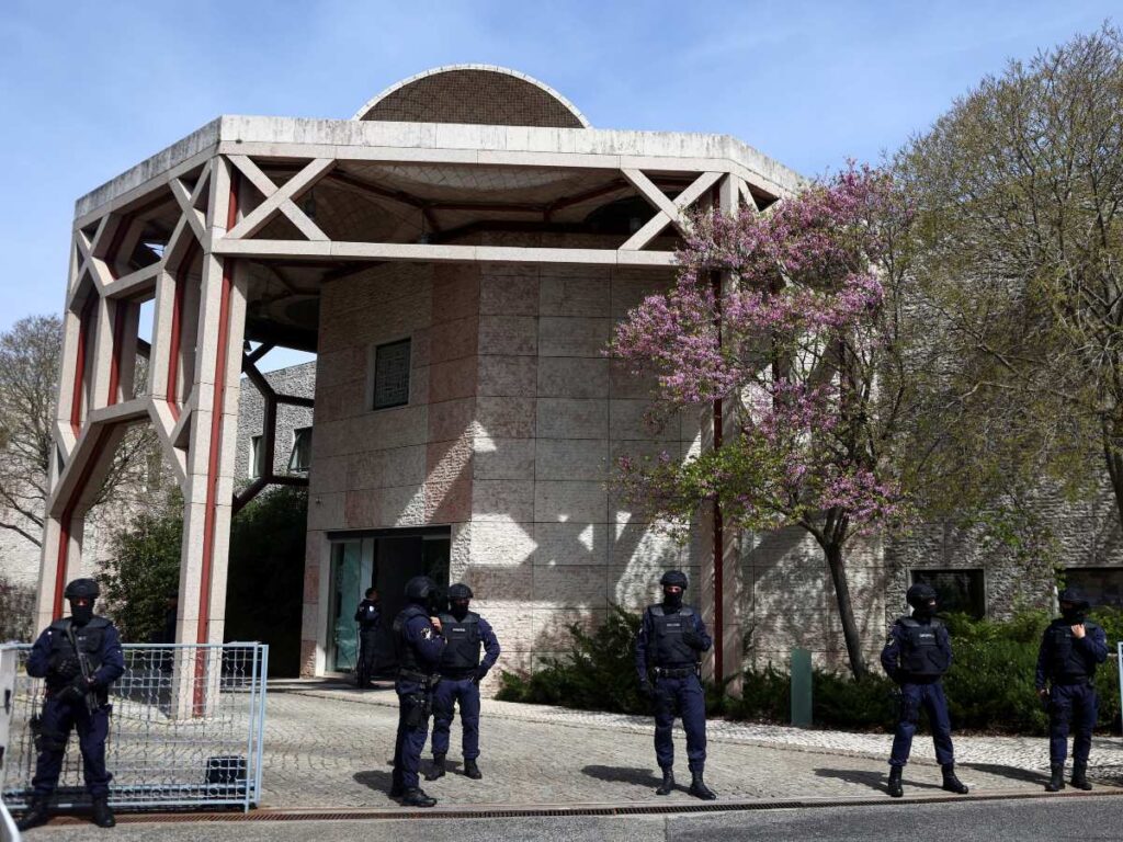 Centro musulmán en Portugal es atacado y deja a dos mujeres muertas