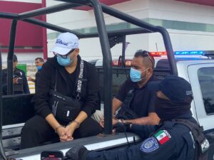 Escoltas empresario y periodista detenidos tras amenaza en el Hospital General 4