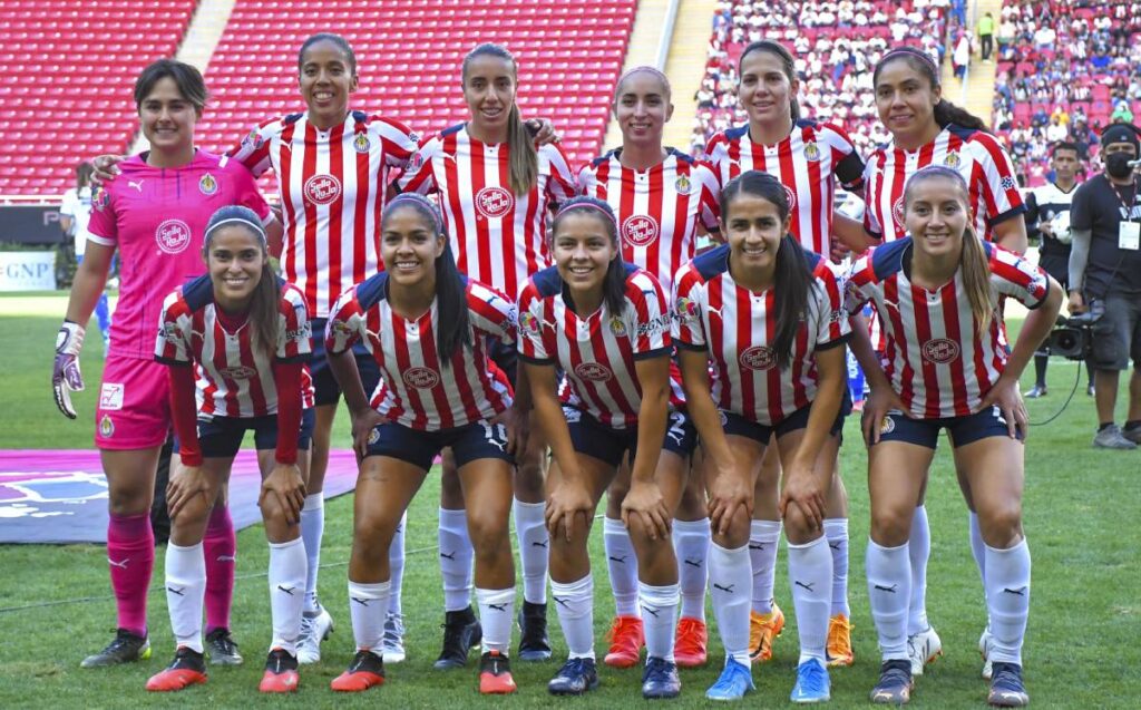 Portera de Chivas se pierde el Clásico Nacional ante el América