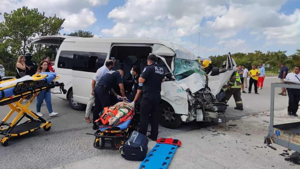 Accidente en carretera Punta Sam-Isla Blanca deja 9 lesionados