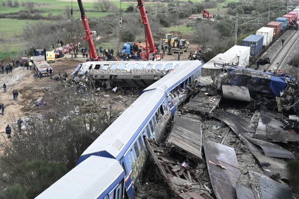 Choque de trenes en Grecia deja al menos 36 muertos y más de 80 heridos