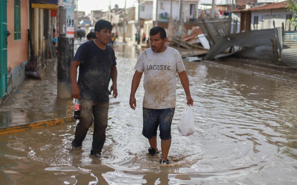 “Casi 60 muertos” Dejan lluvias torrenciales en Perú a miles de damnificados