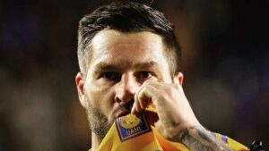 Gignac canta al estilo Peso Pluma