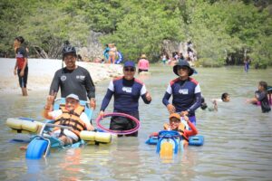 Lili Campos inaugura la primera playa inclusiva en Punta Esmeralda