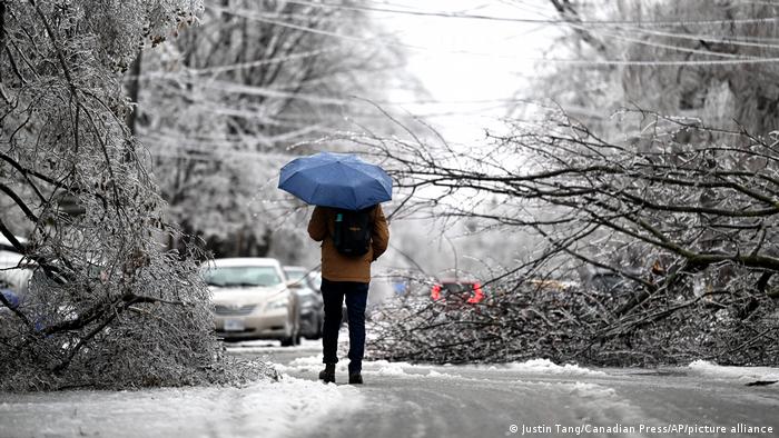 ¡Sin electricidad! Sufren miles de canadienses de fallas luego de gran tormenta de hielo