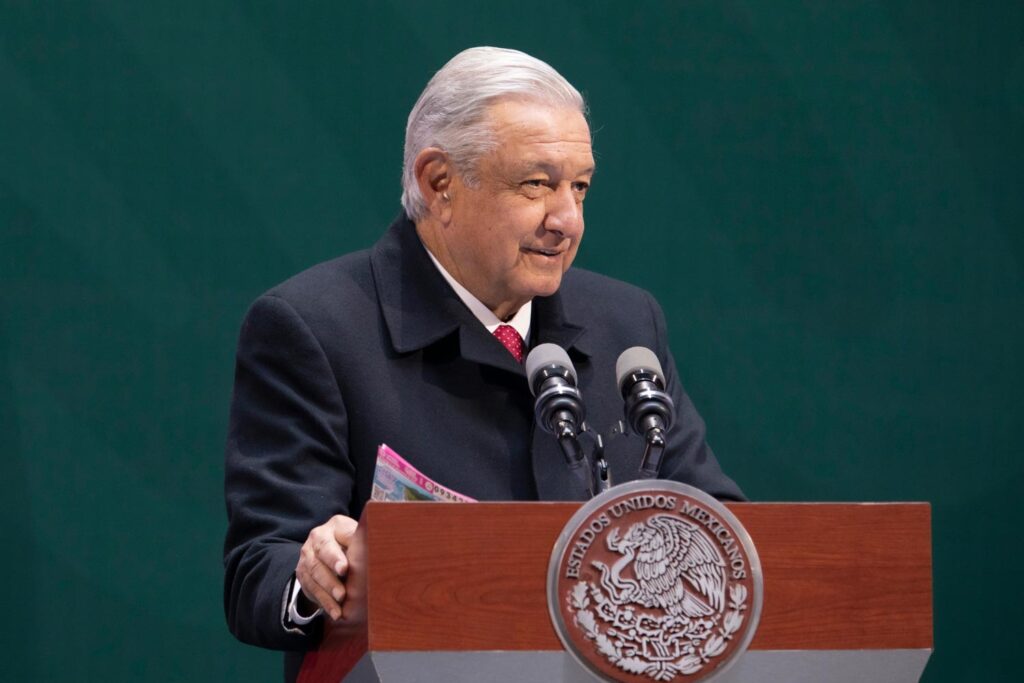 AMLO confirma tercer contagio de Covid-19