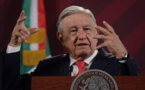 AMLO defiende a Trump: "no estoy de acuerdo en lo que le están haciendo"