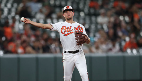 ¡Triunfo de mexicano! Ramon Urías obtiene victoria de Orioles frente a Medias Rojas