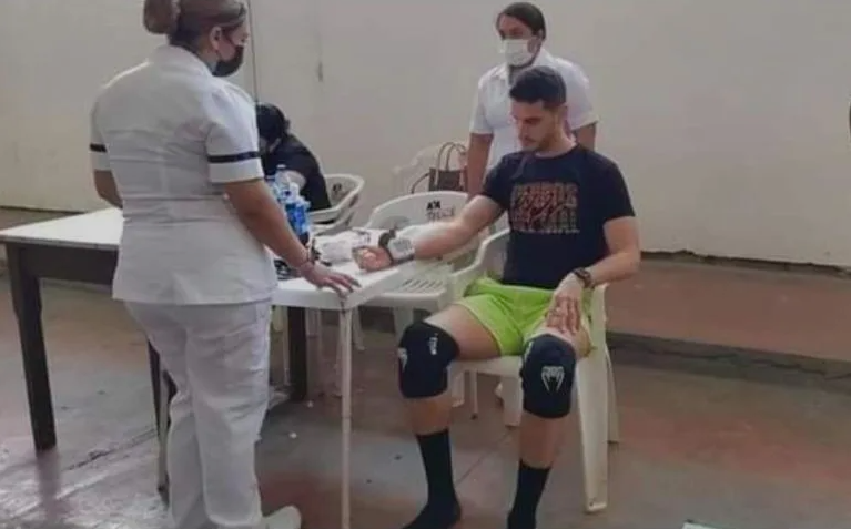 Adrián Marcelo se rinde y falla examen de luchador (VIDEO)