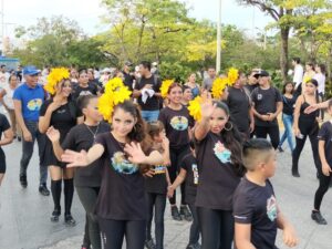 Desfile de los cancunenses con participacion de casi 4 mil personas 5