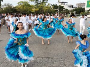 Desfile de los cancunenses con participacion de casi 4 mil personas 7