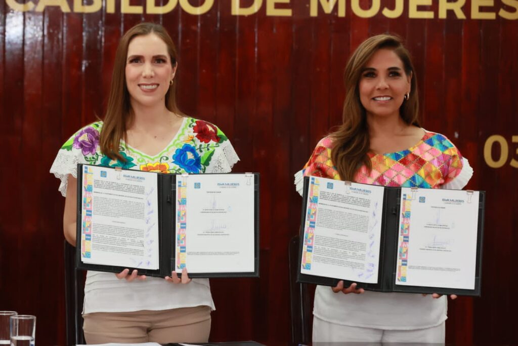 Mara Lezama y Atenea Gomez clausuran el Primer Cabildo de Mujeres 1