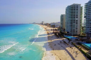 Playas mas concurridas de Cancun en vacaciones chac mool