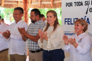 Reconoce Lili Campos labor de educadoras en su dia 1