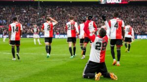 Santi Gimenez logra 20 goles con el Feyenoord 2