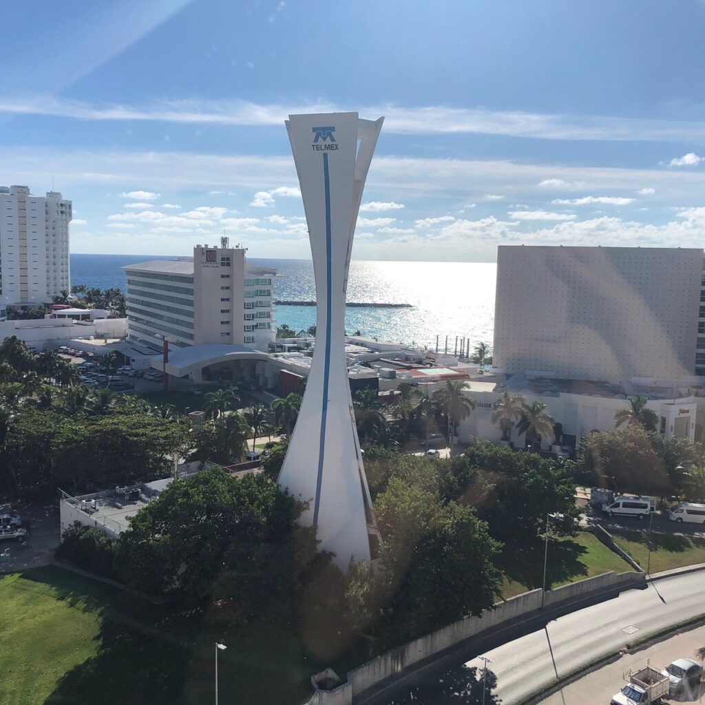 Torre de Microondas en Zona Hotelera de Cancún