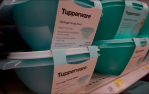 Tupperware en quiebra, acciones de la empresa caen 49%