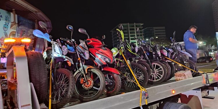 Más de 30 motocicletas, aseguradas luego de operativo en Plaza de Toros de Cancún