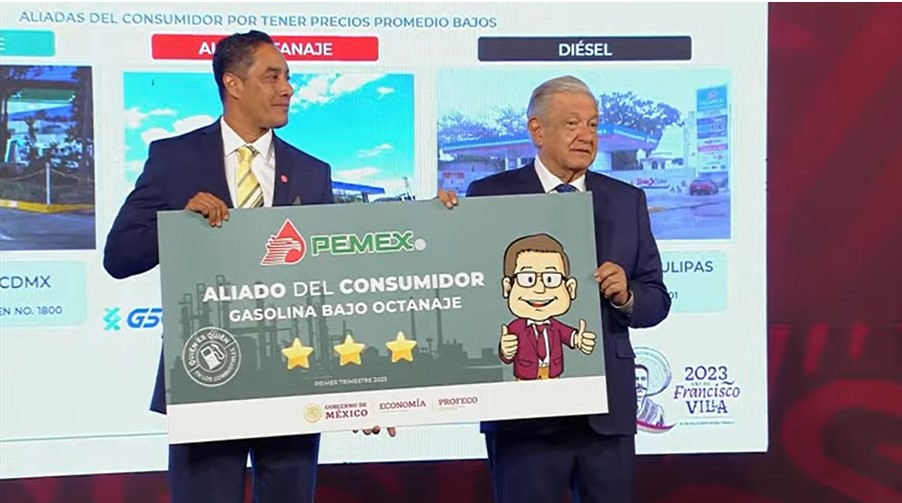 AMLO entrega reconocimientos a los mejores “aliados de los consumidores”