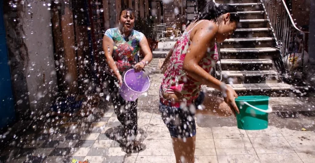 Semana Santa: Estas son las sanciones por tirar agua en Sábado de Gloria