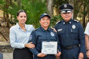 Se gradúan 28 elementos de la Policía de Cancún  