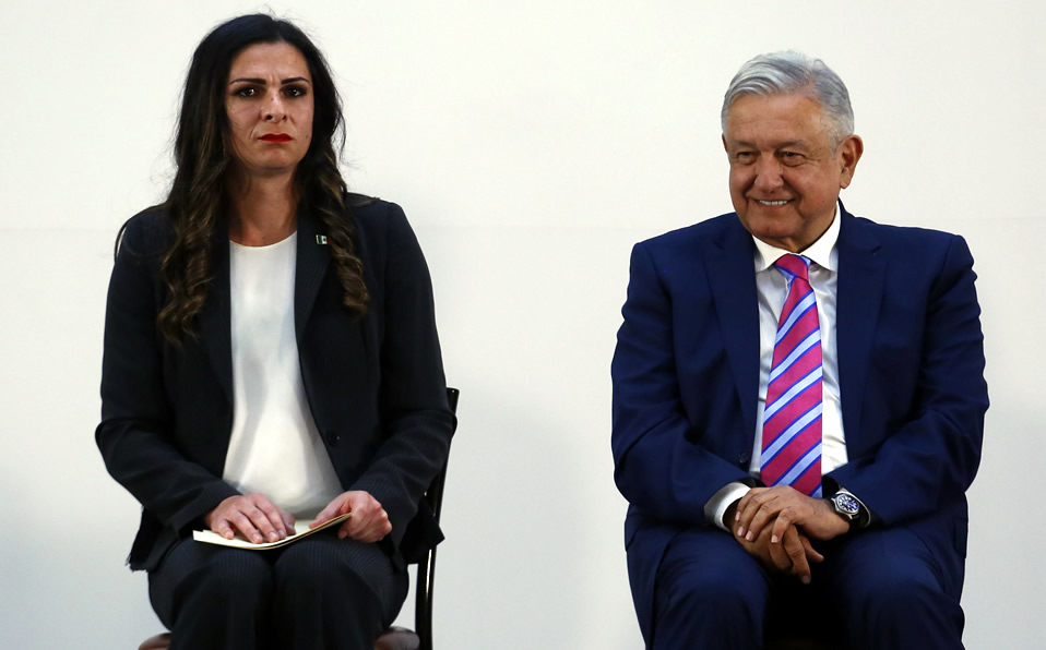 AMLO denuncia campaña de desprestigio en contra de Ana Guevara