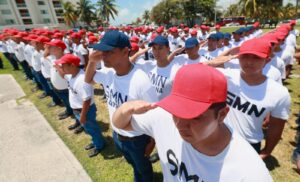 Atenea Gomez presente en ceremonia de protesta de bandera a los soldados del Sevicio Nacional Militar clase 2004 2