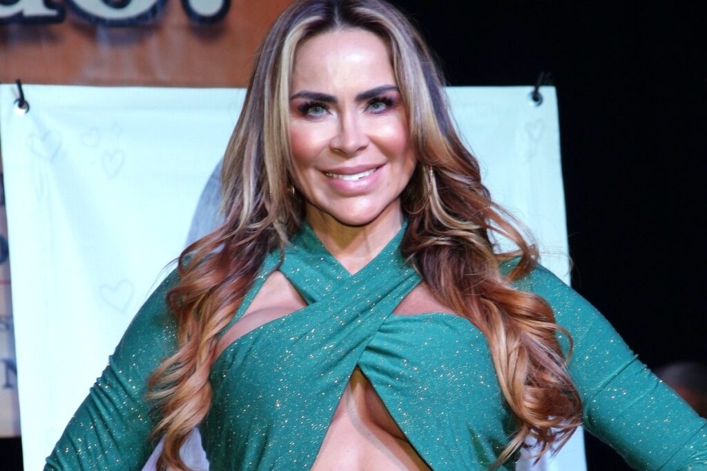 Aylín Mujica hospitalizada de emergencia