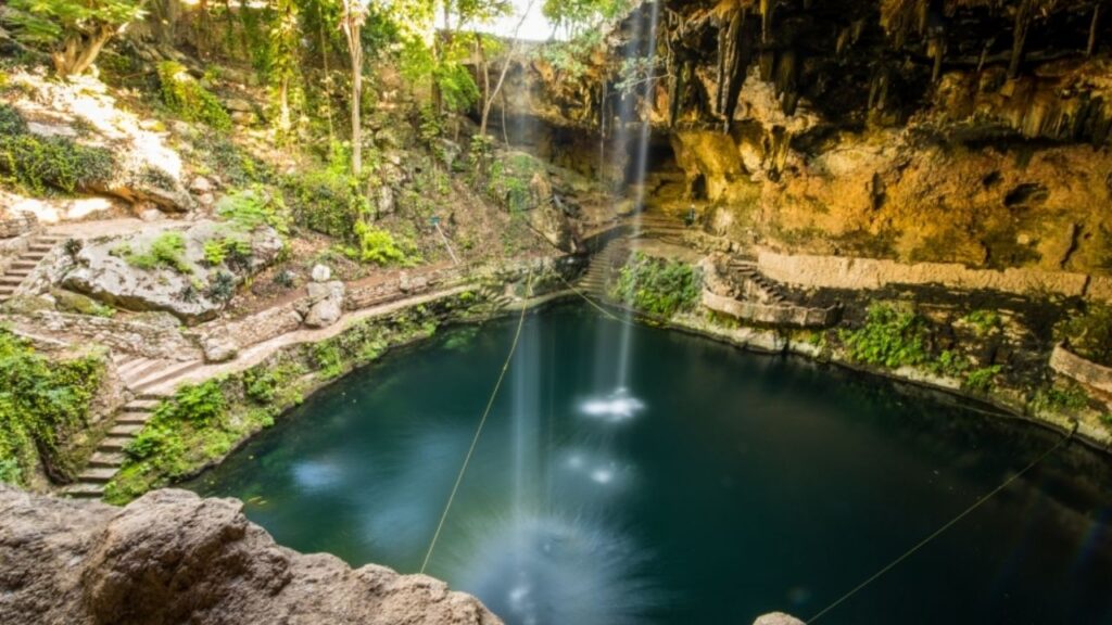 Descubre la Leyenda del Cenote Zací
