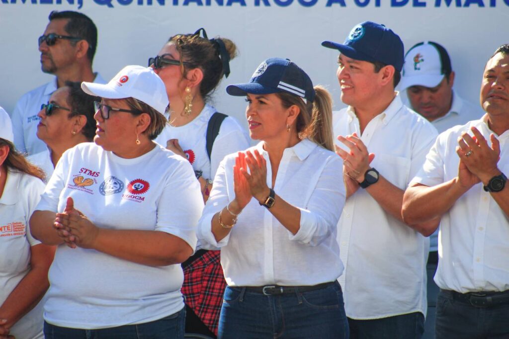 Desfile del Día del Trabajo en Playa del Carmen