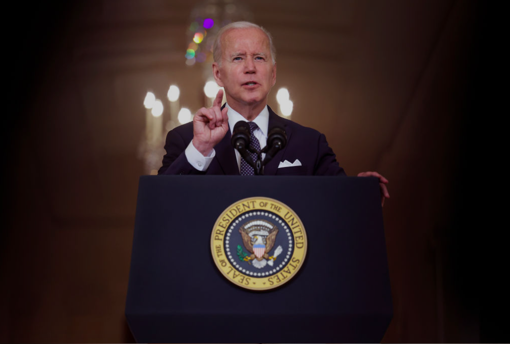 Joe Biden buscará prohibir los rifles de asalto tras tiroteos en Estados Unidos