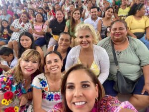 Mara Lezama toma protesta de protectoras del bienestar 'Mujer es vida' en Villas Otoch