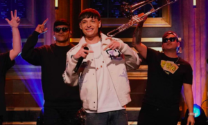 Peso Pluma es tachado de malagradecido tras su visita al show de Jimmy Fallon