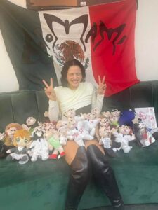 Rosalía podría ser multada por alterar la bandera de México