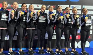 Slim y Elías Ayub, fueron quienes apoyaron a equipo de natación artística